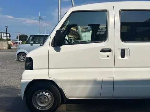 Nissan Clipper Van