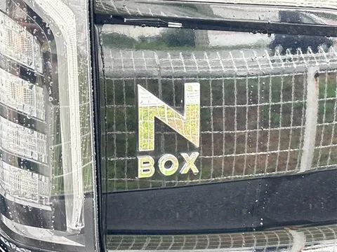 Honda N-BOX Custom