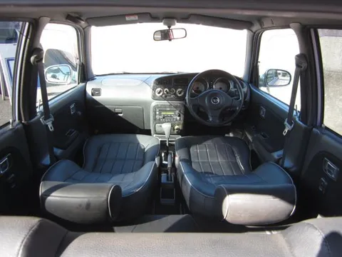 Daihatsu Mira Gino