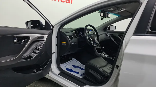 Hyundai Elantra (Avante)