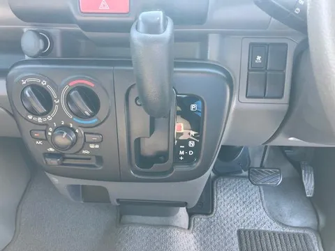 Mitsubishi Minicab Van
