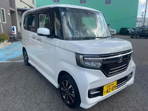 Honda N-BOX Custom