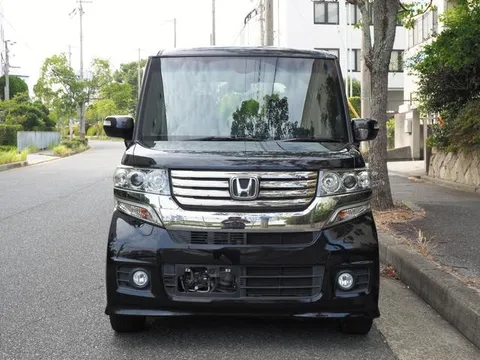 Honda N-BOX Custom