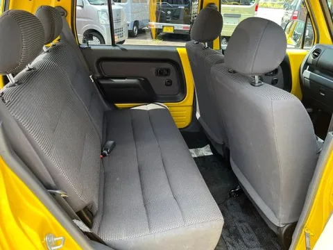 Daihatsu Naked