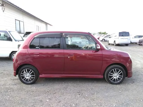 Daihatsu Mira Gino