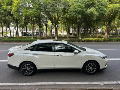 Venucia D60