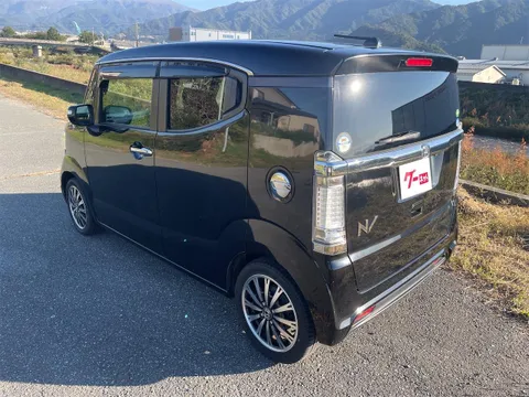 Honda N-BOX Slash