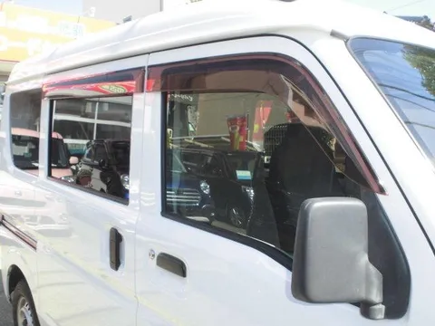 Mitsubishi Minicab Van