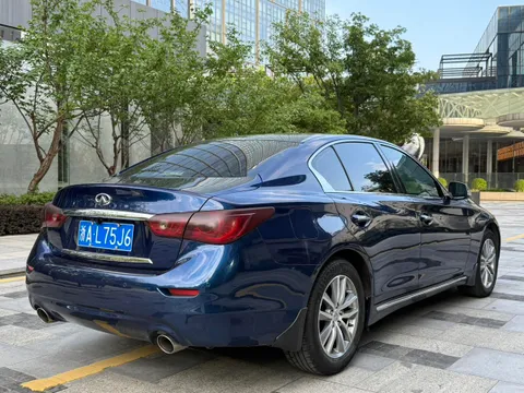 Infiniti Q50L