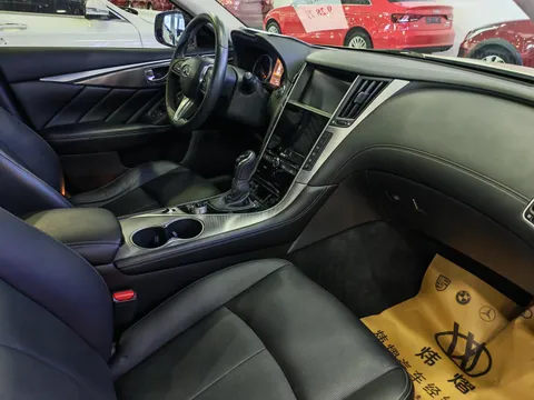 Infiniti Q50L