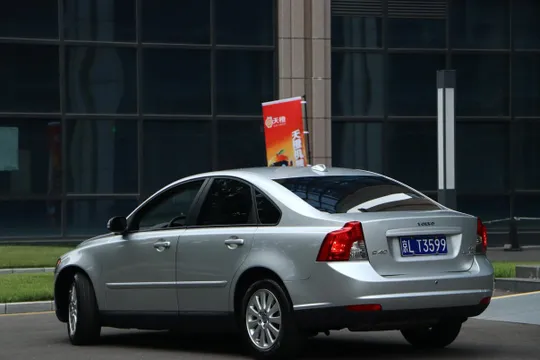 Volvo S40
