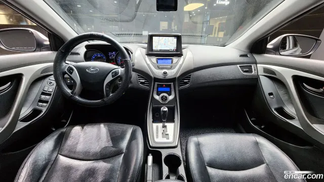 Hyundai Elantra (Avante)