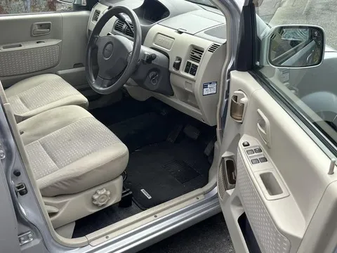 Nissan Otti