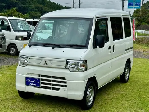 Mitsubishi Minicab Van