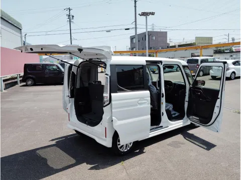Suzuki Spacia Custom