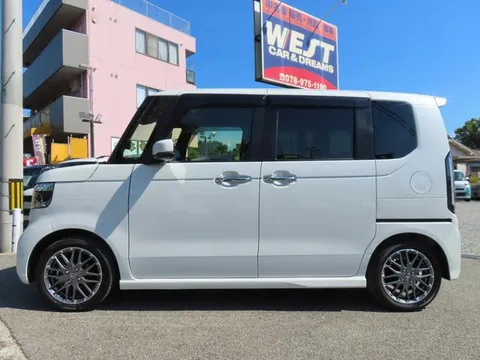 Honda N-BOX Custom