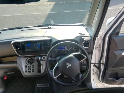 Mitsubishi eK Space Custom