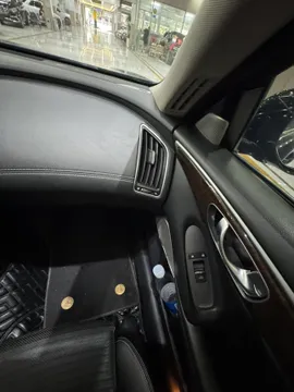 Infiniti Q50L