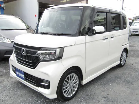 Honda N-BOX Custom