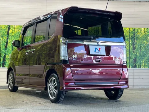 Honda N-BOX Custom