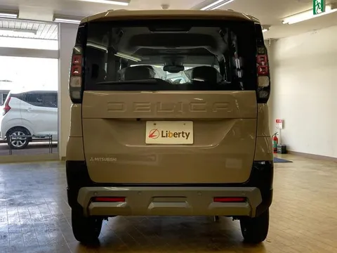 Mitsubishi Delica Mini