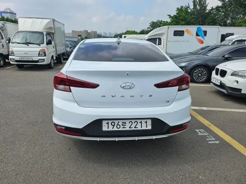 Hyundai Elantra (Avante)