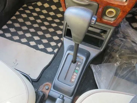 Daihatsu Mira Gino