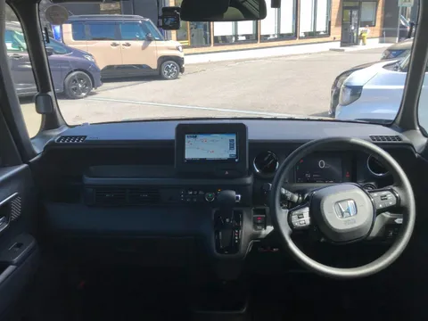 Honda N-BOX Custom