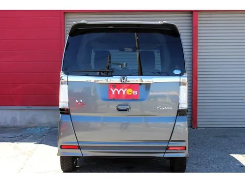 Honda N-BOX Plus Custom