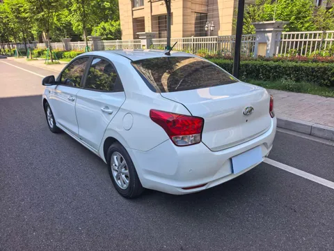 Hyundai Reina