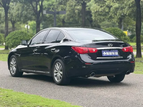 Infiniti Q50L