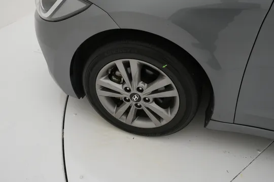 Hyundai Elantra (Avante)