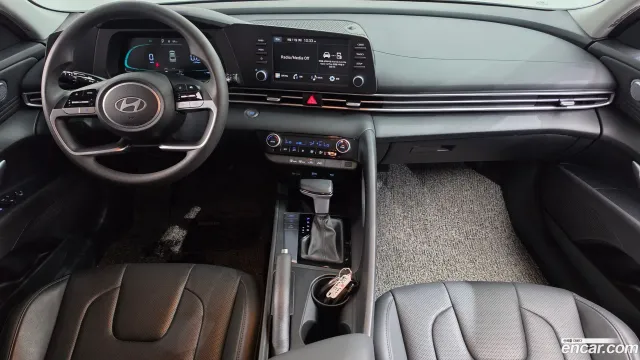 Hyundai Elantra (Avante)