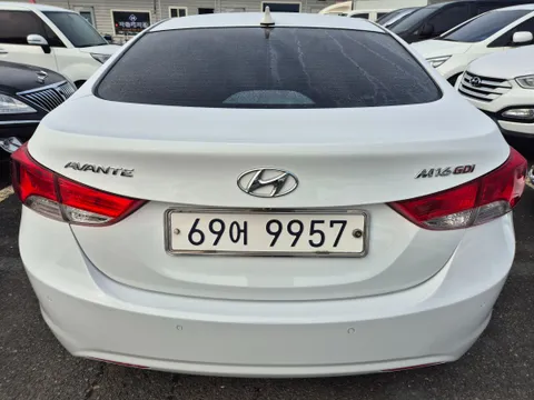 Hyundai Elantra (Avante)