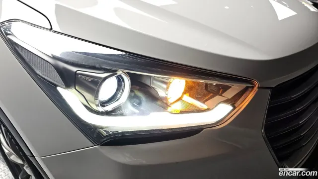 Hyundai Grand Santa Fe (Maxcruz)