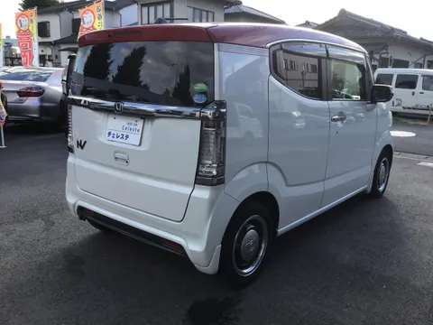 Honda N-BOX Slash