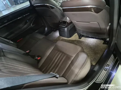 Genesis G90 (EQ900)