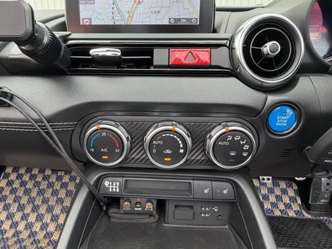 Mazda MX-5 (Roadster)