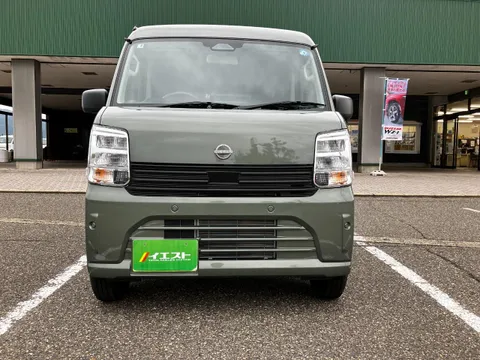 Nissan Clipper Van