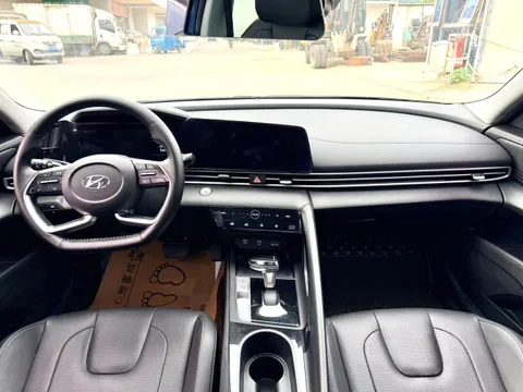 Hyundai Elantra (Avante)