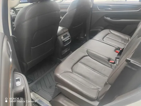 Roewe RX8