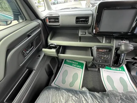 Suzuki Spacia Gear