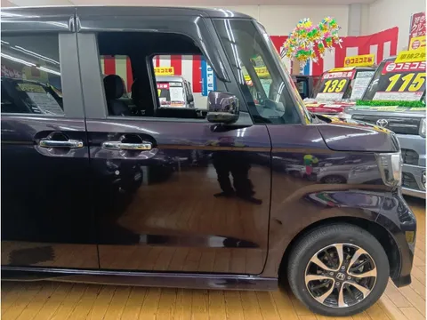Honda N-BOX Custom