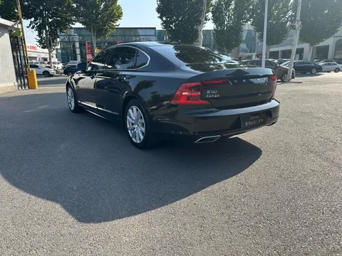 Volvo S90