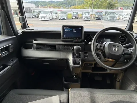 Honda N-BOX Custom