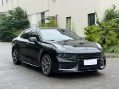 Lynk & Co 03