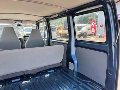 Nissan Clipper Van