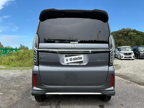 Honda N-BOX Custom