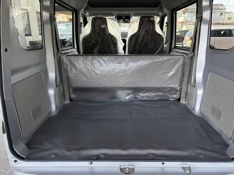 Nissan Clipper Van