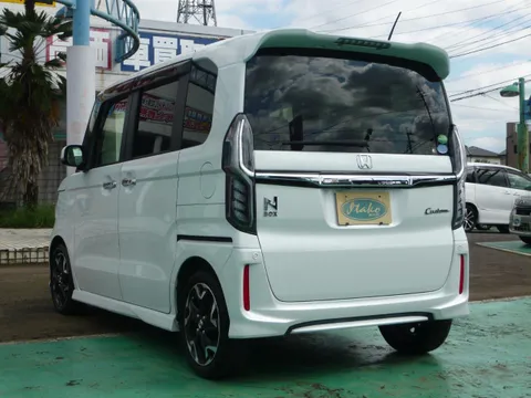 Honda N-BOX Custom